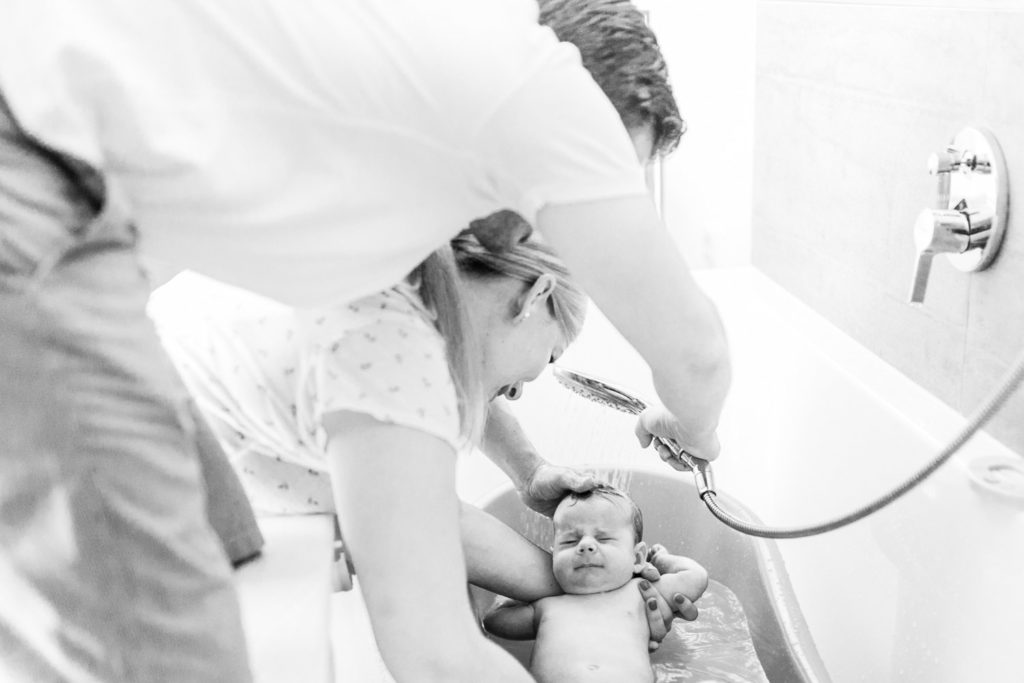 Babydusche in der Badewanne